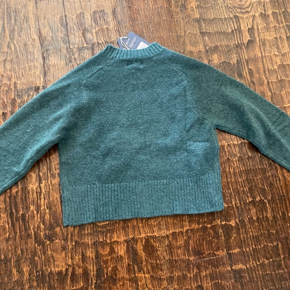 Green Target Sweater - Picture 5 of 9